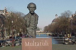 statues