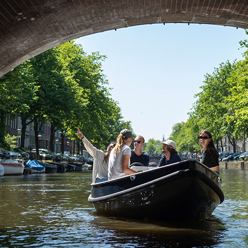 The environmentally friendly fluisterboot of Canal Motorboats fluisterboot