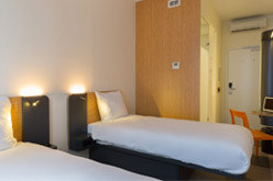 easyHotel