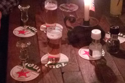 a 'kopstootje' in Proeflokaal de Admiraal admiraal